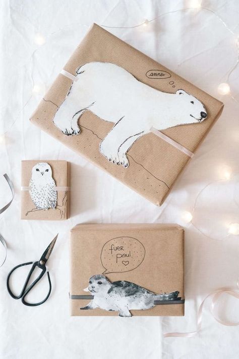 Cute Gift Wrapping Ideas, Diy Jul, Diy Gifts For Him, Easy Christmas Gifts, Simple Christmas Decor, Brown Paper Packages, Best Stocking Stuffers, Creative Gift Wrapping, Navidad Diy