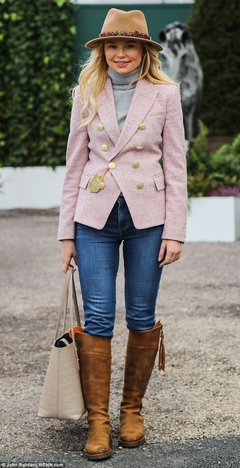 Cheltenham Races Outfits, Georgia Toffolo, Pink Tweed Blazer, Tweed Jacket Outfit, Country Hat, Cheltenham Races, Tweed Fashion, Pink Tweed Jacket, Race Outfit