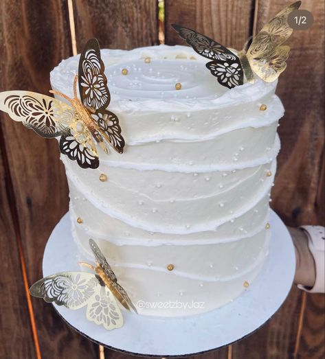 Gold Butterfly Cake, Ideas Casamiento, Gold And White Cake, Spiderman Cake Topper, Holy Communion Cakes, Butterfly Birthday Cakes, Golden Cake, Wedding Decor Photos, White Cakes