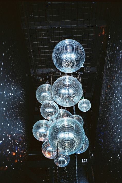 Consideration: multiple discoballs of various sizes Disco Decor, Studio 54 Party, Kristina Webb, Catty Noir, Studio 54, Disco Balls, Disco Party, Disco Ball, 그림 그리기