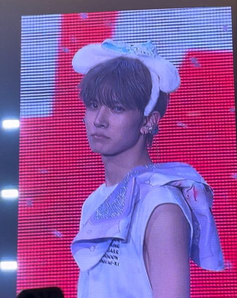 Heeseung Cowboy, Heeseung Pouting, Heeseung Sleeping, Heeseung Bambi Eyes, Heeseung Concert, Heeseung Bambi, Bambi Heeseung, Evan Lee, Bambi 1