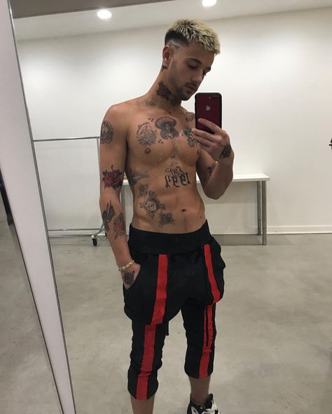 @evieknightt Dallas Tattoo, Cam Dallas, Cameron Alexander Dallas, Magcon Boys, Face Tattoos, Cameron Dallas, Face Tattoo, Hand Tattoo, Celebrities Male