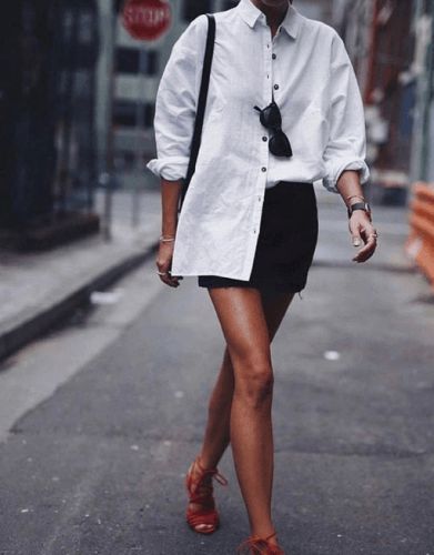 Boyfriend Shirt Outfits- 20 Tips On Wearing Boyfriend Shirts Boyfriend Shirt Outfits, Oversized Shirt Outfit, Oversized White Shirt, White Shirt Outfits, Vetements Clothing, Mom Hats, Looks Street Style, Outfit Trends, Boyfriend Shirt