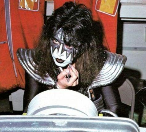 Kiss Without Makeup, Banda Kiss, Vinnie Vincent, Kiss Members, Eric Carr, Peter Criss, Kiss Army, Dope Music, Kiss Pictures