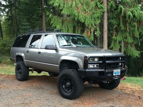 Custom Suburban, Squarebody Suburban 4x4, Z71 Suburban, Lifted Chevy Suburban, Obs Suburban Lowered, Chevy Vehicles, Chevy 4x4, Bagged Trucks, Lifted Chevy