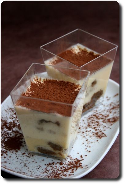 Tiramisu en verrines Tasty Treats, Yummy Treats, Biscuits, Dessert Recipes, Dessert, Ethnic Recipes, Birthday, Desert Recipes, Moka