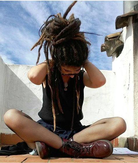 One big locks loving family! ❤️. Use our hashtag #wonderlocks for a chance to get your photo in here. Be kind or get blocked  profile pic: @stlabx Capellini Recipes, Rasta Girl, Dreads Girl, Beautiful Dreadlocks, Mode Hippie, Hippie Hair, Dreadlock Styles, Dreads Styles, Dread Hairstyles