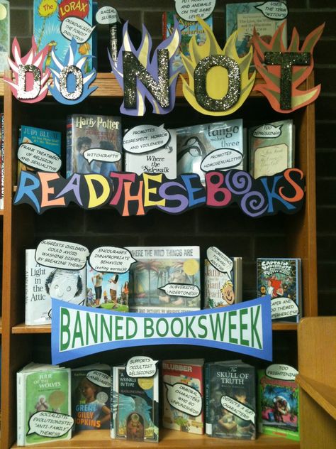 By Amanda Kiely  Amanda does the displays for the children's section of the Ketchikan Public Library in Ketchikan, Alaska... Banned Books Week Display, Reading Display, School Library Displays, Winter Bulletin, Library Bulletin Board, Teen Library, Middle School Libraries, School Libraries, Library Book Displays