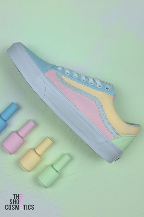 Vans Verdes, Vans Slip On Outfit, Custom Vans Old Skool, Vans Old Skool Custom, Customized Vans, Vans Wallpaper, Pastel Vans, Cute Casual, Pastel Sneakers