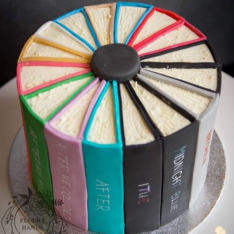 Book Cakes, School Cake, Book Cake, Creative Birthday Cakes, Crazy Cakes, Pretty Birthday Cakes, A Nightmare, Fancy Cakes, Cake Decorating Techniques