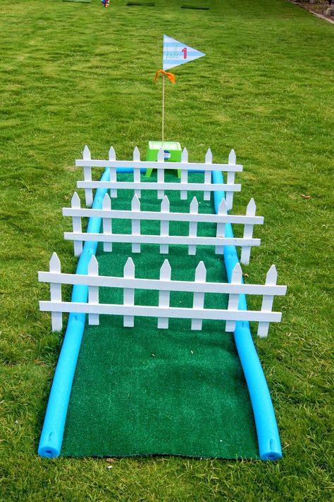 Nico and LaLa: An Adorable Golf Birthday Par-TEE! Mini Golf Party, Mini Putt, Putt Putt Golf, Outside Games, Golf Diy, Golf Birthday Party, Crazy Golf, Golf School, Miniature Golf Course