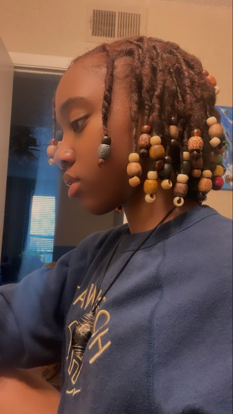 Ear Length Locs Black Women, Side Part Locs Styles, Beads On Starter Locs, Medium Length Locs Black Women, Starter Locs Before And After, Locs Side Profile, Locs With Beads Black Women, Loc Styles With Beads, Short Locs With Beads