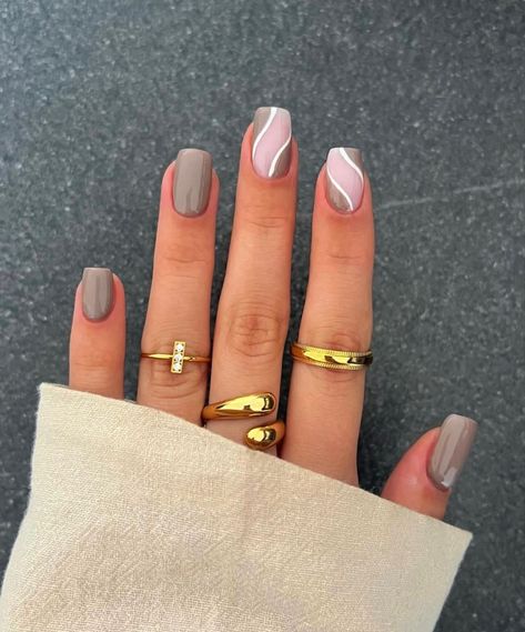 Line Nail Designs, Square Nail Designs, Short Square Nails, Simple Gel Nails, Lines On Nails, Casual Nails, Nagel Inspo, Neutral Nails, Square Acrylic Nails