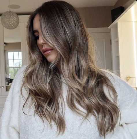 Balyage Long Hair, Bronde Hair, Brown Hair Inspo, Natural Blonde, Brunette Hair With Highlights, Balayage Blonde, Brunette Balayage Hair, Brown Hair Balayage, Vlasové Trendy