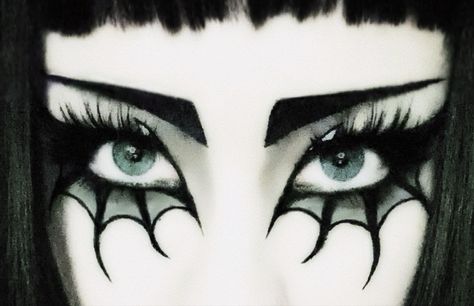 Goth Contact Lenses, Formal Goth Makeup, Bat Eye Makeup, Eye Makeup Inspo, Bat Makeup, Maquillage Goth, Trad Goth Makeup, Goth Eye Makeup, Punk Makeup