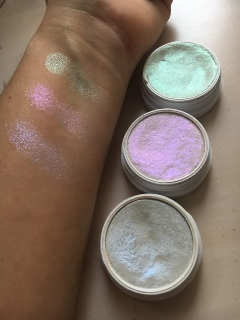 Colourpop cosmetics holographic highlighters from tip to bottom "perilune","over the moon" and "honeymoon" Holographic Eyeshadow, Holographic Highlighter, Dr Makeup, Makeup Highlight, Holographic Makeup, Makeup Counter, Glitter Lip, Glitter Lip Gloss, Mermaid Core