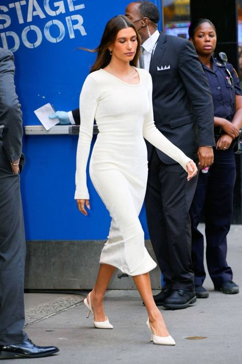 Slingback Heels Outfit, Heels Outfits Dress, White Velvet Dress, White Heels Outfit, Hailey Bieber Street Style, Office Outfits Women Casual, Hailey Bieber Outfits, Celebrity Fashion Looks, Christian Fashion