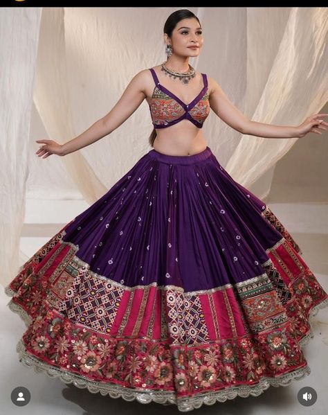 Purple Lehenga Choli, Navratri Ideas, Beautiful Lehengas, Elegant Skirt Outfits, Lehenga Choli Design, Garba Chaniya Choli, Navratri 2024, Dandiya Dress, Garba Outfit