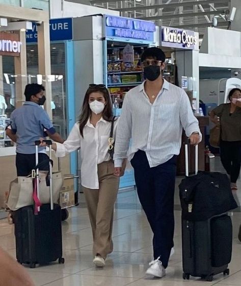 Airport Couple, Airport Vibes, Aesthetic Airport, Airport Travel Outfits, Kurtis Design, Stylish Kurtis, Stylish Kurtis Design, Airport Pictures, Donny Pangilinan