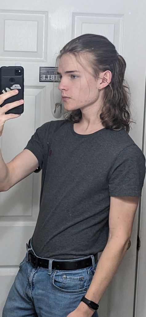 Nonbinary Long Hair, Androgynous Hair Long, Masculine Long Hair, Androgynous Long Hair, Enby Haircuts, Half Long Hair, Queer Haircut, Nonbinary Hair, Queer Hair