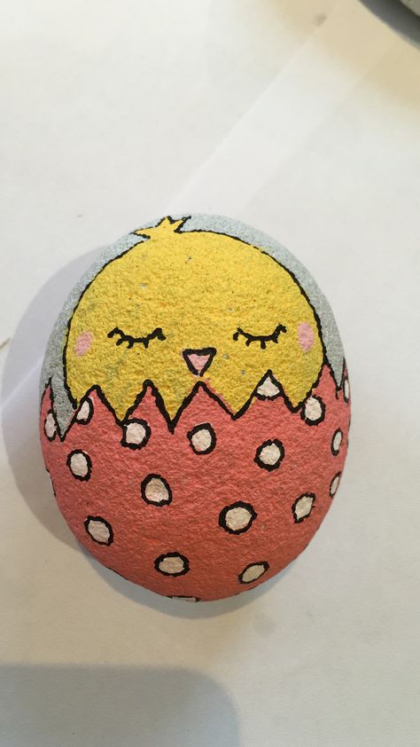 Easter Rock painting Easter Rock Painting Ideas, Easter Rock Painting, Egg Rock, Easter Paintings, Paint Rocks, Painted Rock Animals, Painted Rocks Kids, Rock Painting Ideas, Easter Egg Painting