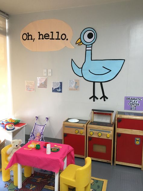 Pigeon Bulletin Board, Pigeon Door Decoration, Pigeon Bulletin Board Ideas, Elephant And Piggie Bulletin Board, Kindergarten Door, Mo Willems Author Study, Blue Classroom, Mo Williams, Piggie And Elephant