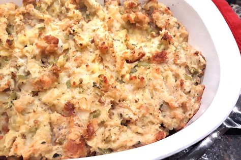 Stuffing With Mashed Potatoes, Potatoe Stuffing Recipes Easy, Stuffing With Potatoes And Bread, Potato And Bread Stuffing, Potato Filling Recipes Thanksgiving, Potato Dressing Thanksgiving, Potato Stuffing Recipes Thanksgiving, Filling Recipes Thanksgiving, Potatoe Stuffing