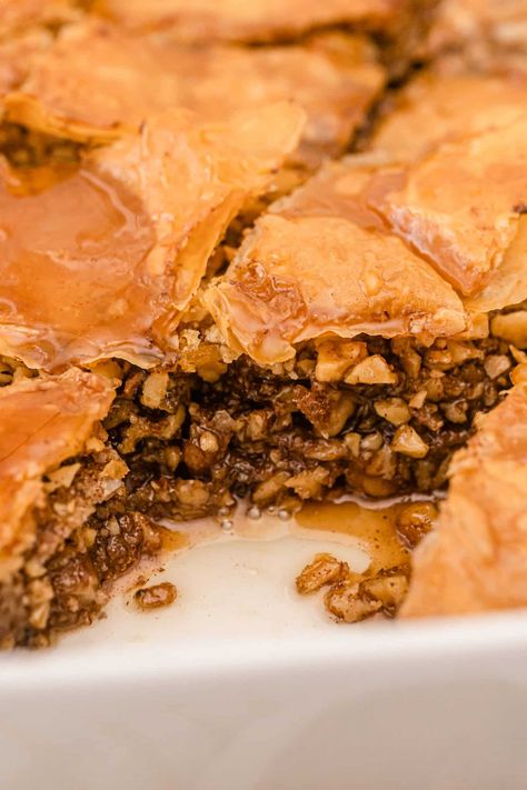 Christmas Baklava, Recipe With Pecans, Traditional Christmas Desserts, Baklava Recipe, Phyllo Dough, Pecan Recipes, Christmas Dessert, Pastry Dough, Traditional Christmas