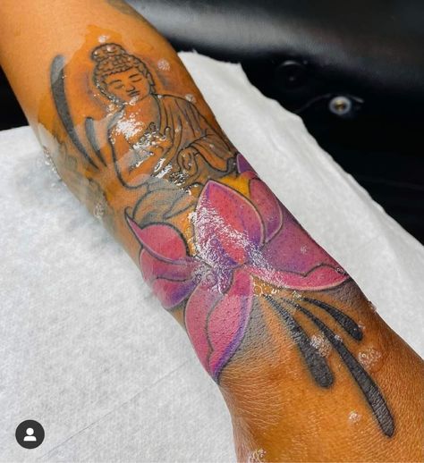 Blue Sleeve Tattoo, African Queen Tattoo, Artistic Tattoos, Tats Ideas, Girl Thigh Tattoos, Hidden Tattoos, Pretty Hand Tattoos, Writing Tattoos, Fire Tattoo