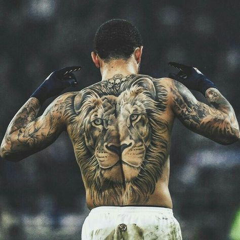 Memphis Depay Tattoo, Depay Memphis, Lion Back Tattoo, Manchester City Logo, Lion King Tattoo, Back Tats, Lion Head Tattoos, Memphis Depay, Sharpie Tattoos