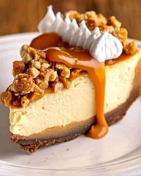 Grandma's tasty Recipes | Caramel Toffee Crunch Cheesecake 🍰✨🍫 | Facebook Toffee Crunch Cheesecake, Caramel Toffee Crunch Cheesecake, Crunch Cheesecake, Cheesecake Ingredients, Toffee Crunch, Chocolate Wafer, Coffee Cheesecake, Caramel Toffee, Good Recipes