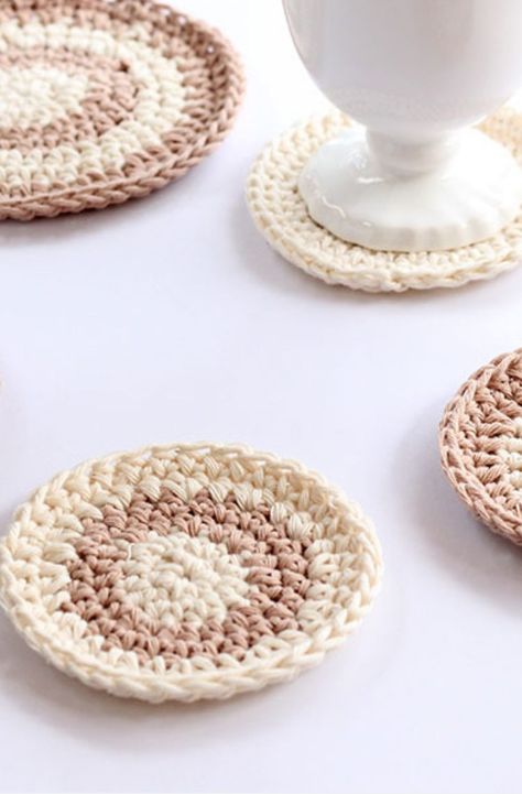 Crochet Coasters Free Pattern Coasters Free Pattern, Turtle Coaster, Crochet Cup Coaster, Crocheted Coasters, Detailed Crochet, Crochet Coasters Free Pattern, Crochet Coaster Pattern, Crochet Coaster, Trendy Crochet