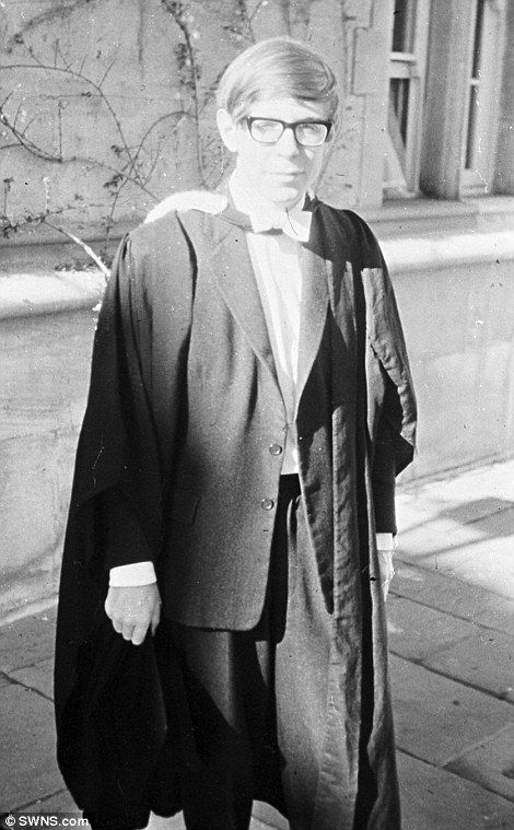 Stephen Hawking at his Oxford graduation Oxford Graduation, Stephen Hawking Young, Stephan Hawkings, Steven Hawking, Professor Stephen Hawking, Important People In History, Motor Neurone Disease, Famous Scientist, Young Johnny Depp