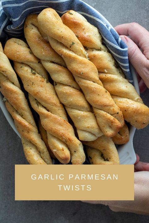 If you love the garlic twists from your favorite pizza place as much as we do, this recipe is for you. Not only are these Garlic Parmesan Twists really good, but they are a much healthier option too! Whole Wheat Challah Recipe, Parmesan Twists, Garlic Twists, Garlic Twist, Bread Twists, Parmesan Bread, Twisted Recipes, Savory Soups, Pizza Place