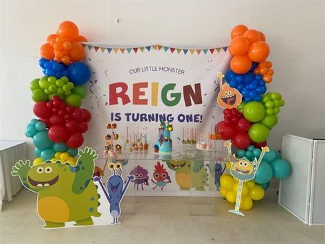 Super Simple Song Birthday Theme, Super Simple Birthday Theme, Simple Songs Birthday Theme, Super Simple Songs Birthday Party, Simple First Birthday, Monthly Photo Banner, Simple Songs, Robocar Poli, Simple Birthday Party