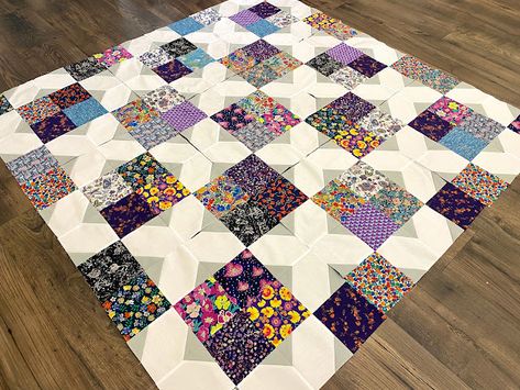 Crossroads Quilt Pattern, Crossroads Quilt, Stitching Diy, Quilt Pattern Free, Liberty Quilt, Quilt Pictures, Patchwork Quilting Designs, Quilt Blocks Easy, Lap Quilt Patterns