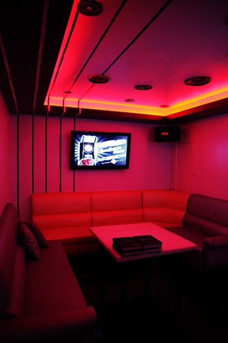 Vip Bar Design, Karaoke Room Design, Bar Room Design, Room Karaoke, Resturant Interior, Lounge Aesthetic, Mini Karaoke, Studio Lounge, Karaoke Room