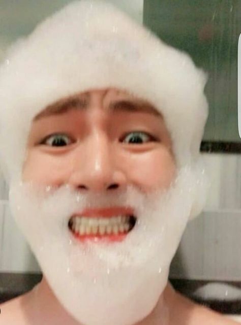 Taehyung Selca, Bts Meme Faces, Taehyung Funny, Kim Taehyung Funny, Kim Taehyung Wallpaper, Bts Meme, Bts Playlist, Bts Lockscreen, Bts Korea