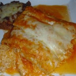 Easily one of my top 10 favorite recipes. Every time I make it my husband raves that it's better than a restaurants version. This is what I sometimes make to bring to new moms, etc. - Campbell's Easy Chicken and Cheese Enchiladas Campbell Soup Chicken Enchiladas, Campbells Fiesta Cheese Soup Recipes, Campbells Cheese Soup Recipes, Cambell Recipes, Campbells Chicken Enchiladas, Chicken And Cheese Enchiladas, Campbell's Recipes, Easy Cheese Enchiladas, Chicken Cheese Enchiladas