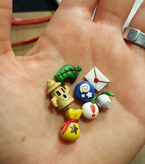 Clay Animal Crossing, Animal Crossing Items, Polymer Clay Ideas, Crea Fimo, Miniature Polymer Clay, Animal Crossing Characters, ดินปั้น Polymer Clay, Clay Diy Projects, Polymer Clay Diy