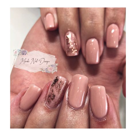 #nudenails #shortnails #rosegoldnails #nails #merakinaildesign #mdebeer Nude Rose Gold Nails, Gold Nude Nails, Rose Gold Nails, Gold Nails, Beauty Bar, Nude Nails, Short Nails, Nail Designs, Rose Gold