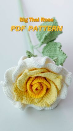 Want to make a beautiful flower with yarn? Let’s learn how to crochet a Big Thai Rose! It’s a pretty flower design that looks like the roses from Thailand. With some yarn, a crochet hook, and easy steps, you can make one too. Let’s begin! Diy Crochet Rose, Easy Crochet Rose, Easter Crochet Patterns Free, Crochet Rose Pattern, Crochet Flowers Free Pattern, Yarn Flowers, Crochet Bouquet, Easter Crochet Patterns, Crochet Gratis