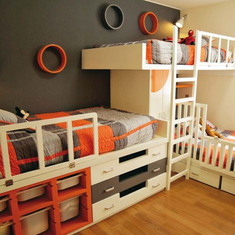 Boys room!! Love this set up. Triple Bunk Beds Plans, Bunk Bed Plans, Triple Bunk Beds, Murphy Bed Ikea, Dorm Gift, Bilik Idaman, Triple Bunk Bed, Triple Bunk, Murphy Bed Plans