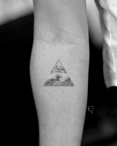 Cielo, tierra y mar 🌙⛰🌊 Citas disponibles por privado . . . . . . . . . . #pedrogarciapa #sevilla #tattoo #tattoos #instagram #instatattoo… Tattoos Instagram, Body Art Tattoos, Triangle Tattoo, Art Tattoo, Body Art, Collage, Tattoos, Pins, Instagram