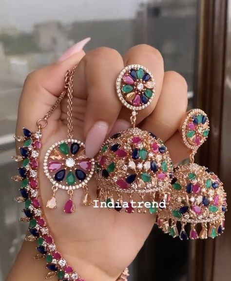 Piercing Ideas Unique, Unique Piercing Ideas, Unique Piercing, Indian Jewelry Earrings, Indian Bridal Jewelry Sets, Bridal Jewellery Design, Antique Jewellery Designs, Fancy Jewellery Designs, Jewelry Set Design