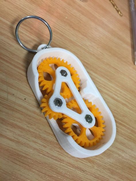 Fidget Gear Keyring by Evaken - Thingiverse Milling Machine Projects, 3d Printing Toys, 3d Keychain, Sensory Ideas, 3d Printer Designs, 3d Printing Diy, Machining Projects, 3d Printer Projects, Do Nothing