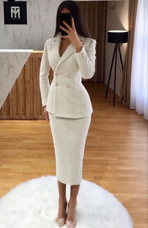 Presidential Outfits Women, Classy Fashion Outfits Women, Skirt Suits For Women Classy Office Wear, Diplomatic Outfit Women, Wealthy Women Fashion, Formal Skirt Outfit Classy, Lawyer Outfit Women Court, Boss Outfit Woman Classy, Attorney Outfits Woman