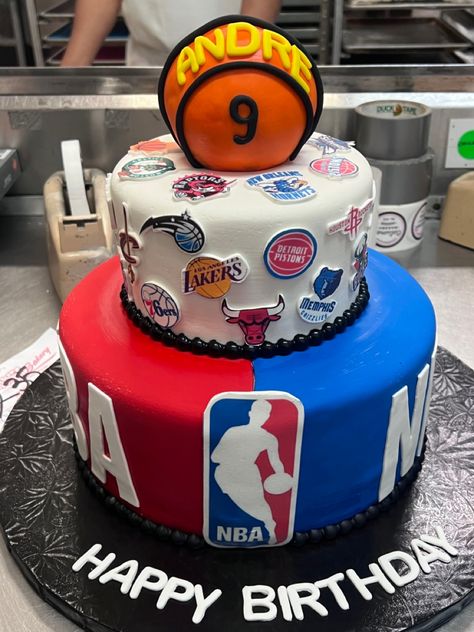 Nba Birthday Party, 21st Birthday Cake For Guys, Basketball Birthday Cake, Basketball Themed Birthday Party, Basketball Theme Birthday, Basketball Theme Party, Birthday Party Idea, Birthday Cake For Husband, 13 Birthday Cake