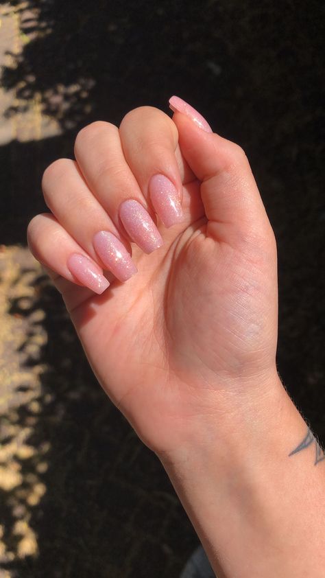 Soft Pink Acrylic Nails Coffin Short, Summer Elegant Nails, Nail Art Kuku Pendek, Nails For Summer 2023, Brilliant Nails, Italy Nails, Glitter French Nails, Nails For Summer, Chic Nail Art