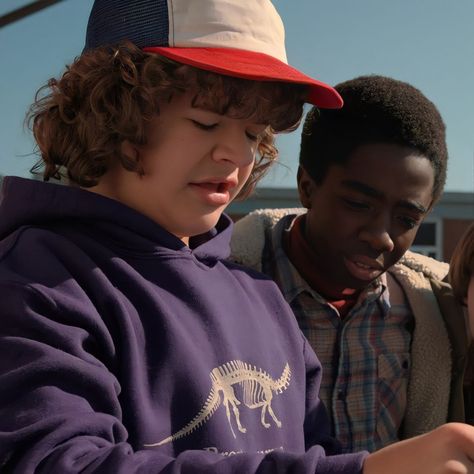 Dustin And Lucas, Lucas Stranger Things, Stranger Things Dustin, Best Seasons, Best Series, Stranger Things, Tv Shows, Thing 1, Actors